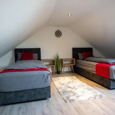 Livemore24 - Space In 24-7 Check-in Lejlighed